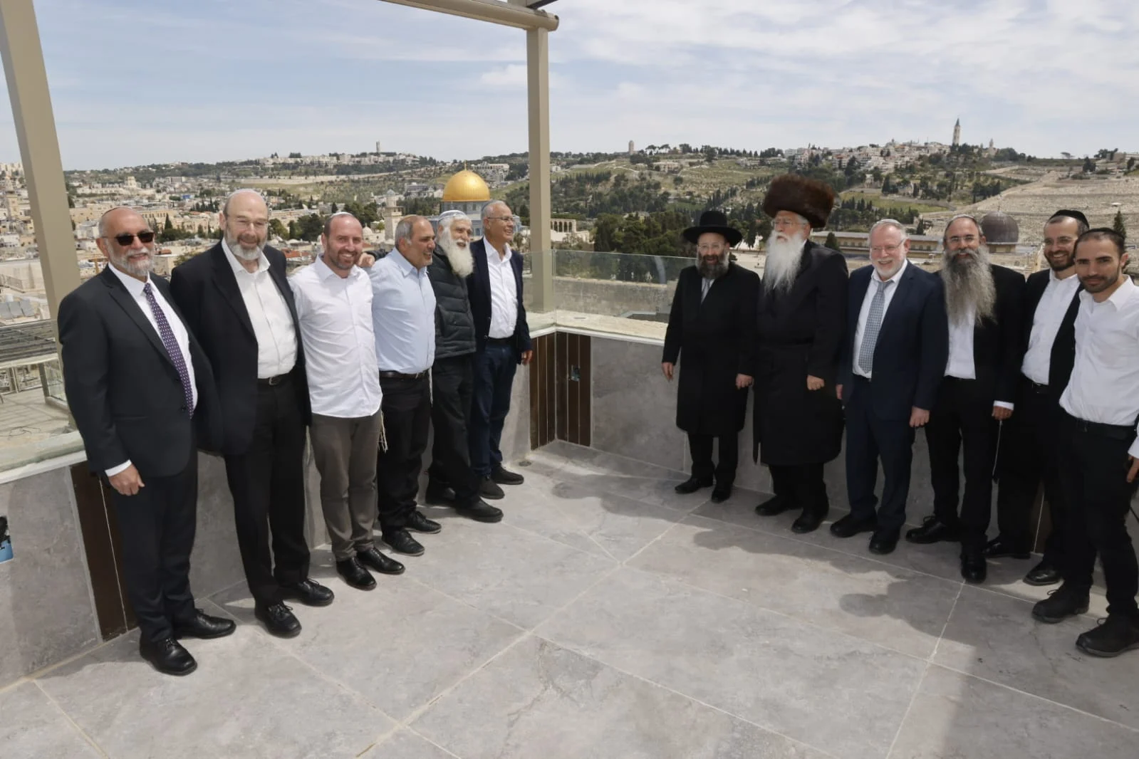 סוכת ענק ותצפית ישירה להר הבית: הרובע נערך לרבבות עולים