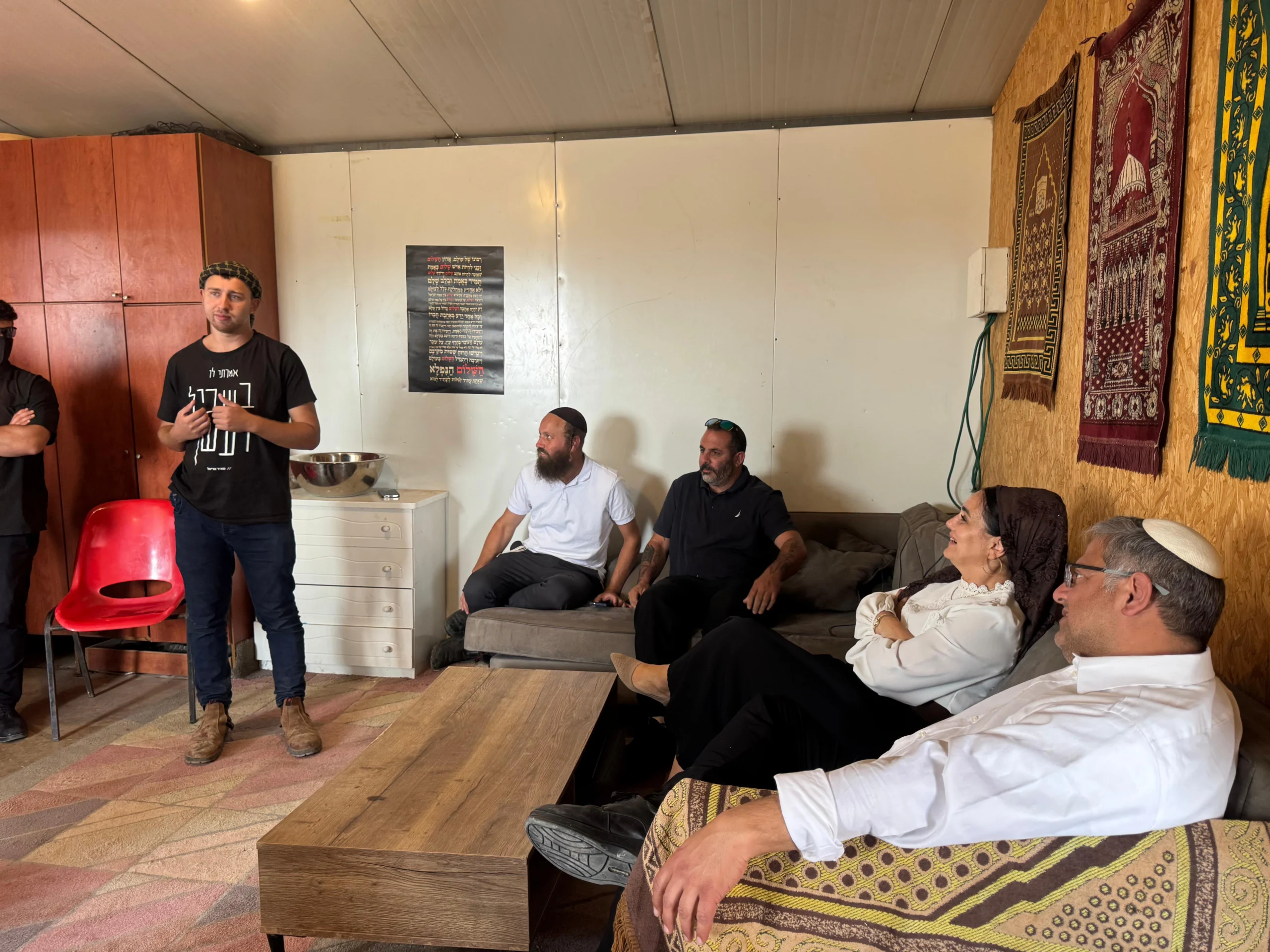 השר בן גביר וחברת הכנסת לימור סון הר מלך בסיור בחוות עם אליאב ליבי