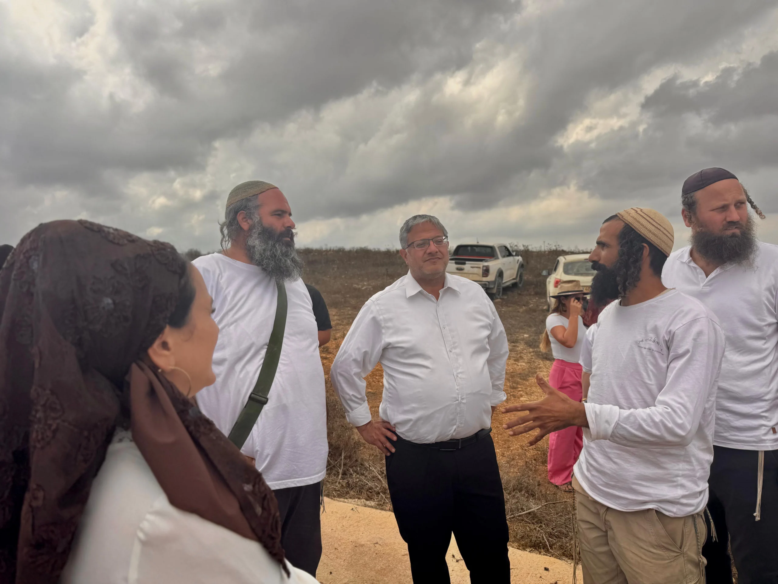 השר בן גביר בסיור בחוות: "כשר ביטחון לא יהיה אבדל בין A ל-C"