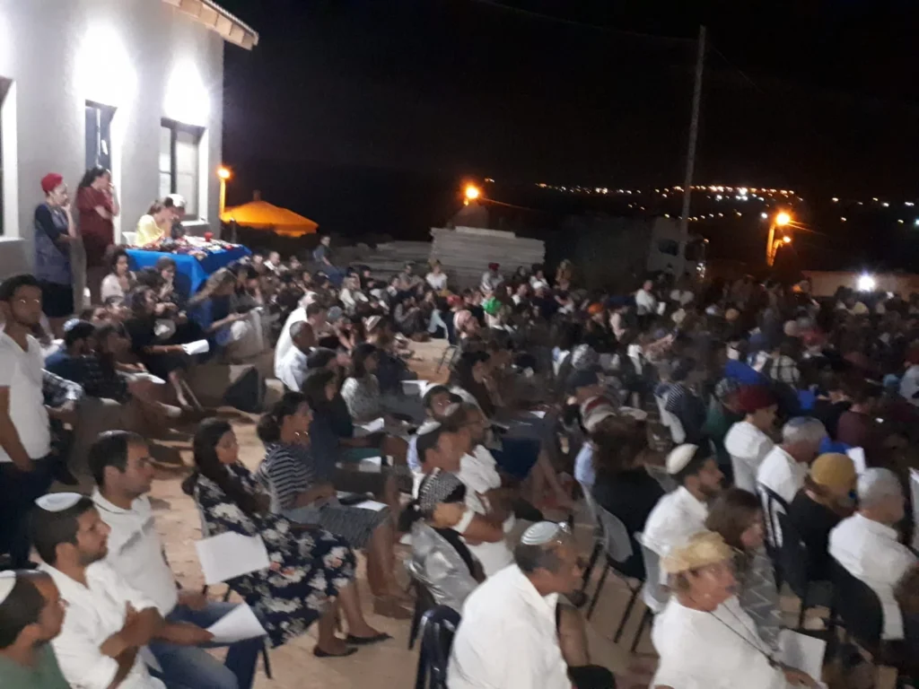 הצטרפו לשידור החי: ליל הושענא רבה המרכזי בקרני שומרון