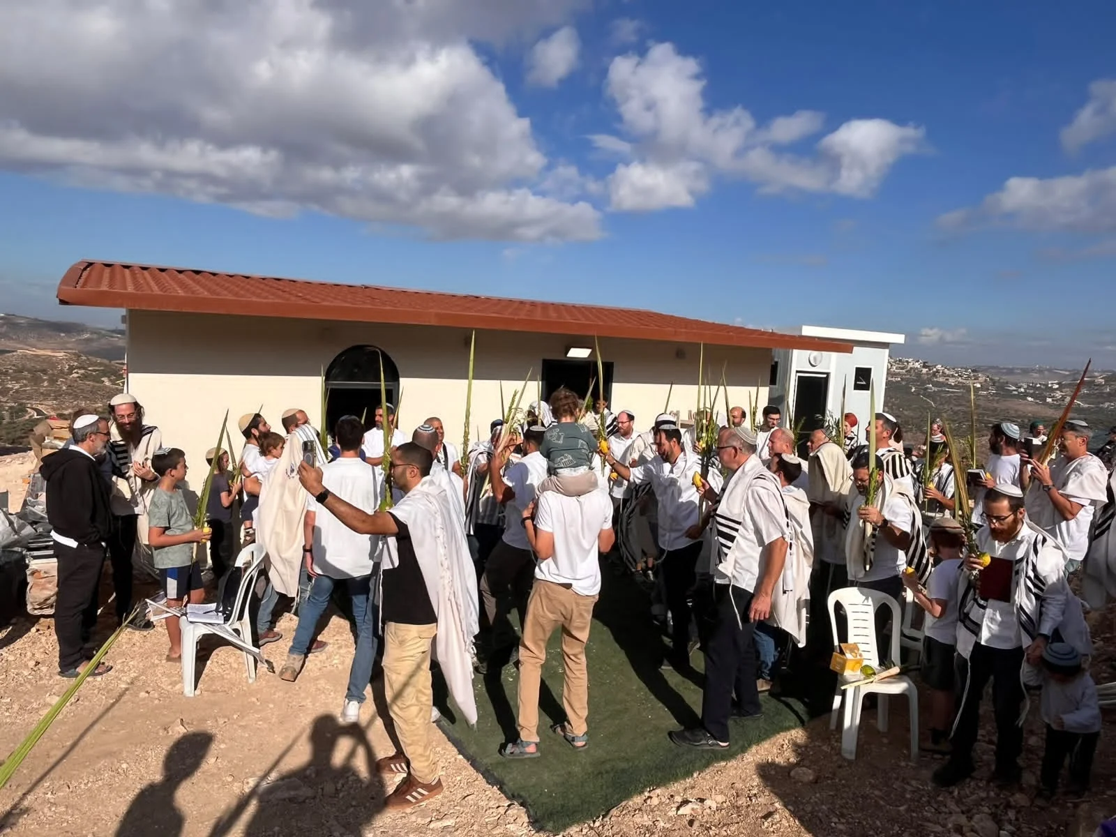אלפים בחול המועד בקדומים: "עם ישראל מתחבר לשורשים"