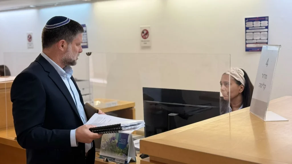 סמוטריץ' עתר לבג"ץ נגד היועמ"שית: "עוצרת בנייה ב-E1"