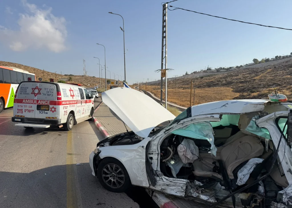 הרוג בתאונת דרכים קטלנית בבנימין בין אוטובוס לרכב פרטי