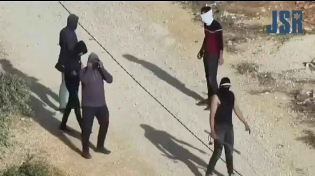 בחסות הרשות הפלסטינית: ירי זיקוקים ותקיפת ישראלים בבנימין
